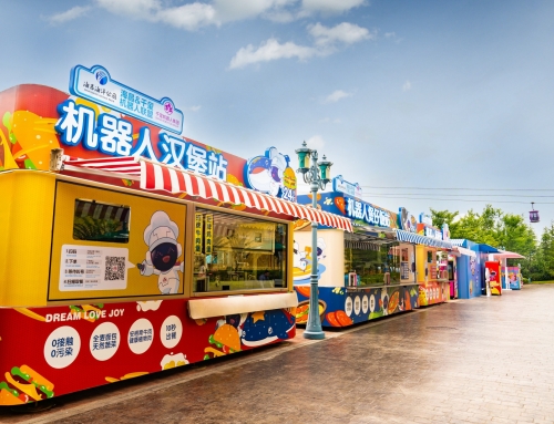 上：１蛲黄坪Ｑ蠊氨渖怼癆I机械人王国”   冰球突破携手千玺打造智慧景区新规范